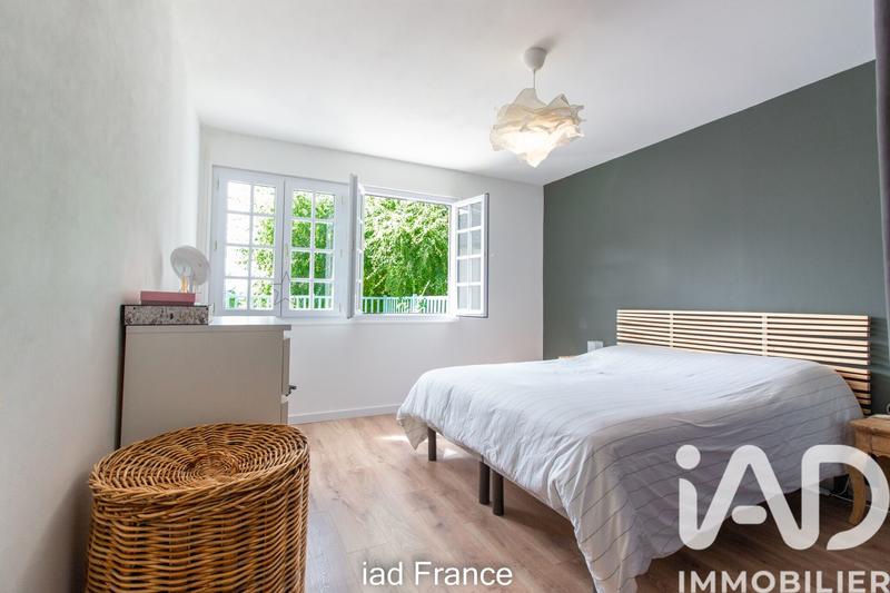 Maison - 225 m² - 8 pièces