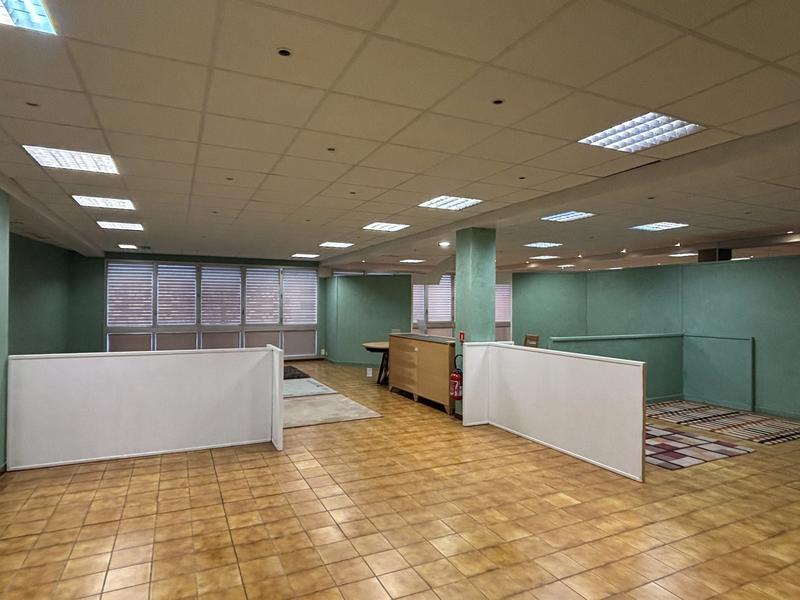Local commercial - 1 365 m²