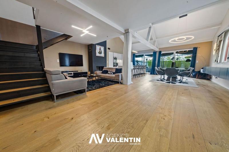 Maison - 195 m² - 6 pièces