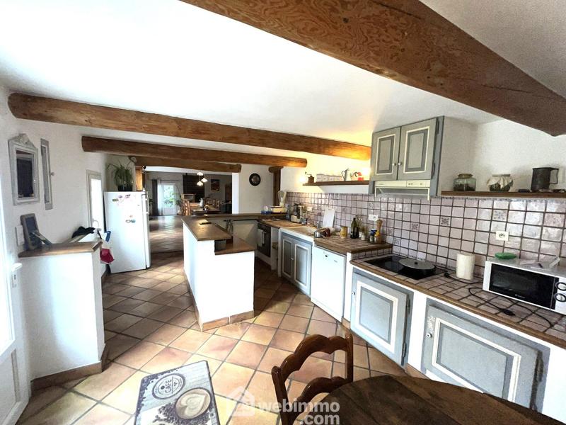 Maison - 245 m² - 9 pièces