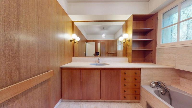 Villa - 248 m² - 9 pièces