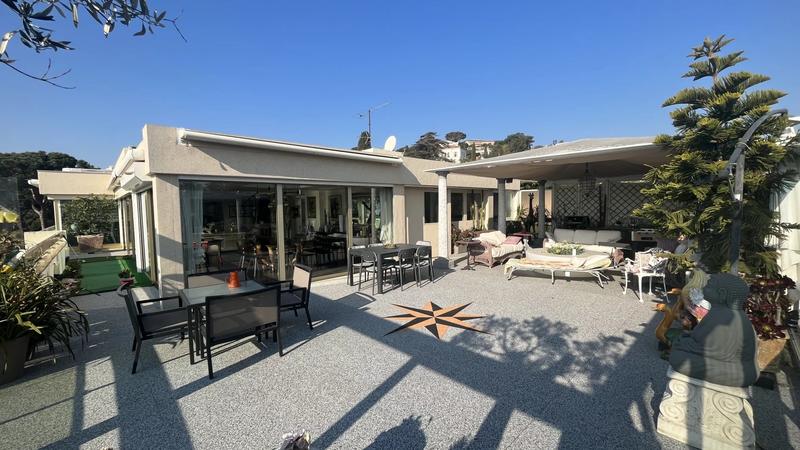 Appartement - 220 m² - 4 pièces