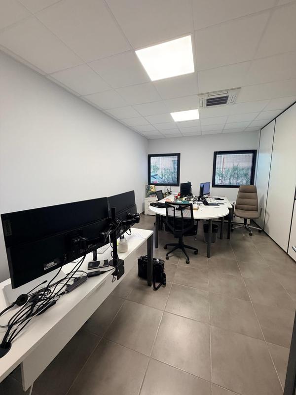 Bureau - 184 m²