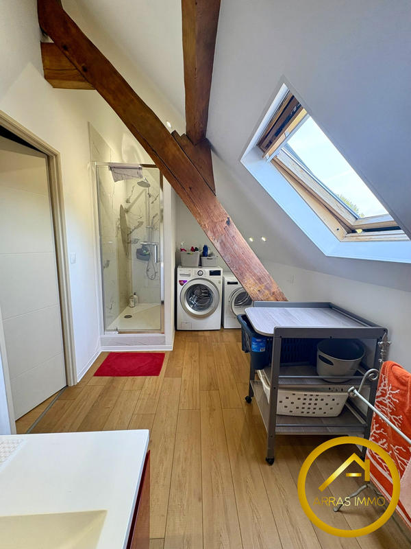 Maison - 260 m² - 8 pièces