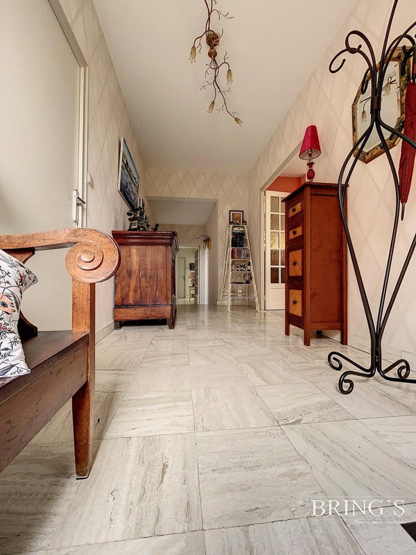 Villa - 250 m² - 8 pièces