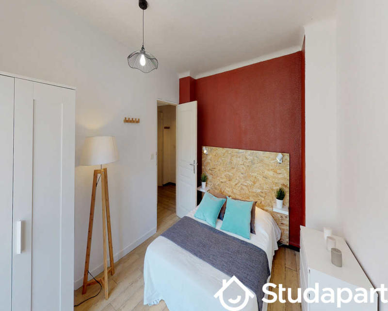 Chambre - 70 m² - 1 pièce