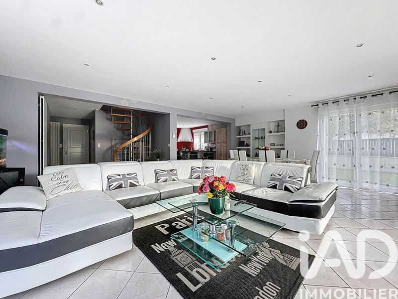 Maison - 194 m² - 7 pièces