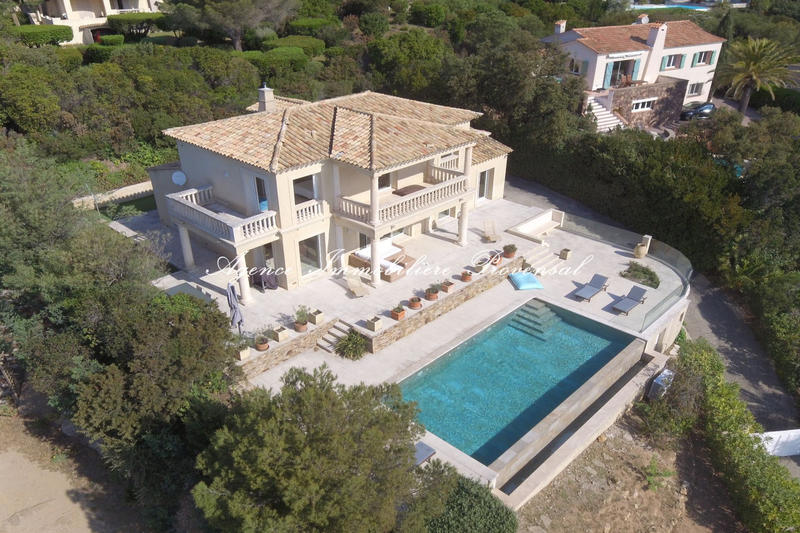 Villa - 200 m² - 5 pièces