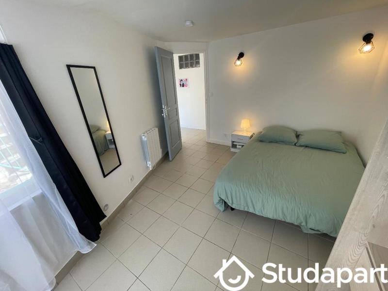 Chambre - 13 m² - 1 pièce