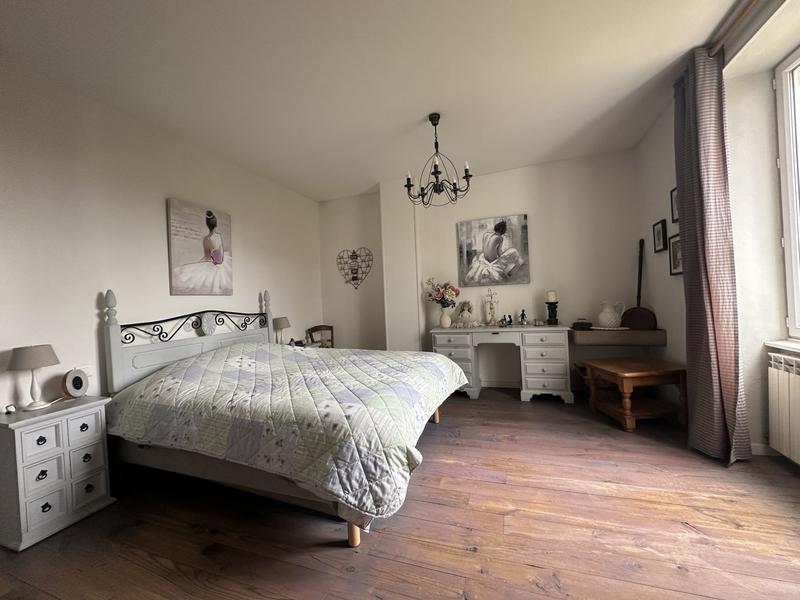 Maison - 301 m² - 11 pièces