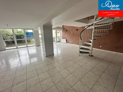 Loft - 176 m² - 5 pièces