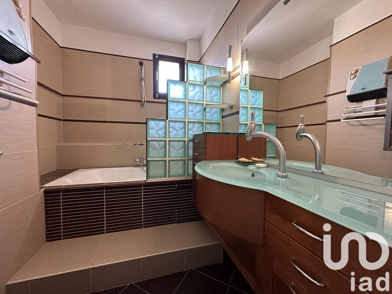 Appartement - 95 m² - 4 pièces