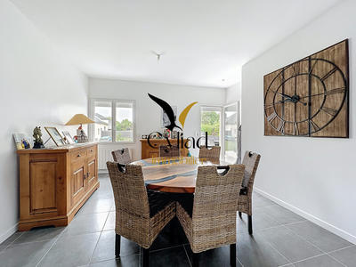 Maison - 140 m² - 4 pièces