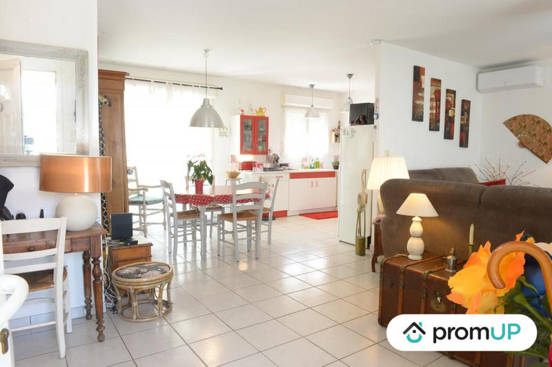 Maison traditionnelle - 88 m² - 4 pièces