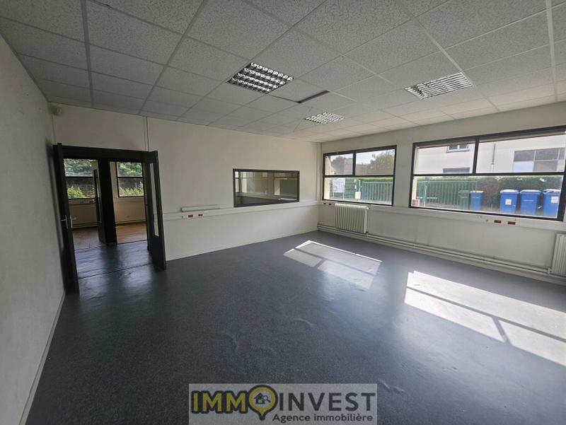 Bureau - 121 m² - 9 pièces