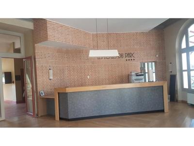 Local commercial - 2 459 m² - 70 pièces