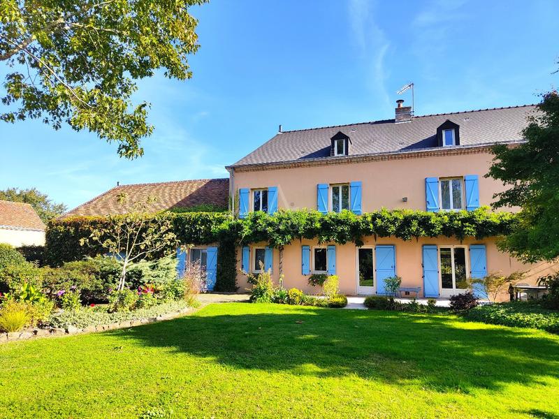 Maison - 250 m² - 7 pièces