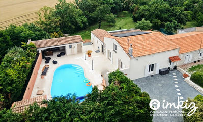 Maison - 252 m² - 8 pièces