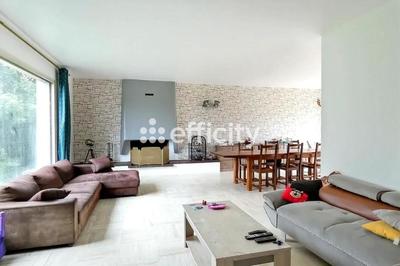 Maison - 245 m² - 7 pièces