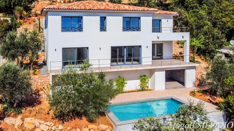 Villa - 280 m² - 7 pièces