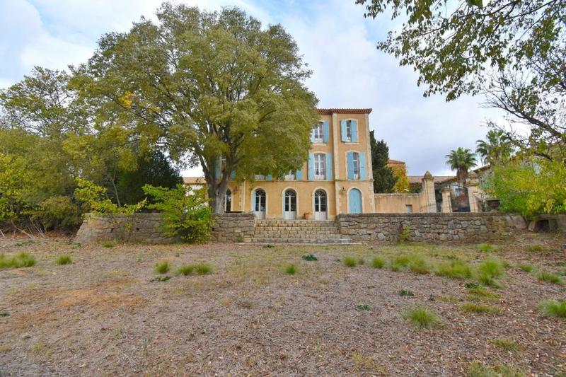 Maison - 490 m² - 21 pièces