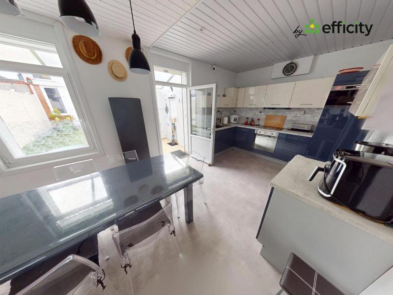 Maison - 98 m² - 5 pièces