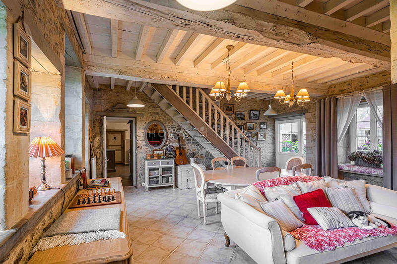 Maison - 380 m² - 14 pièces