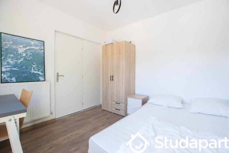 Chambre - 10 m² - 1 pièce