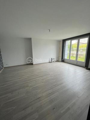 Maison - 121 m² - 6 pièces
