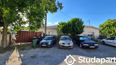 Chambre - 9 m² - 1 pièce