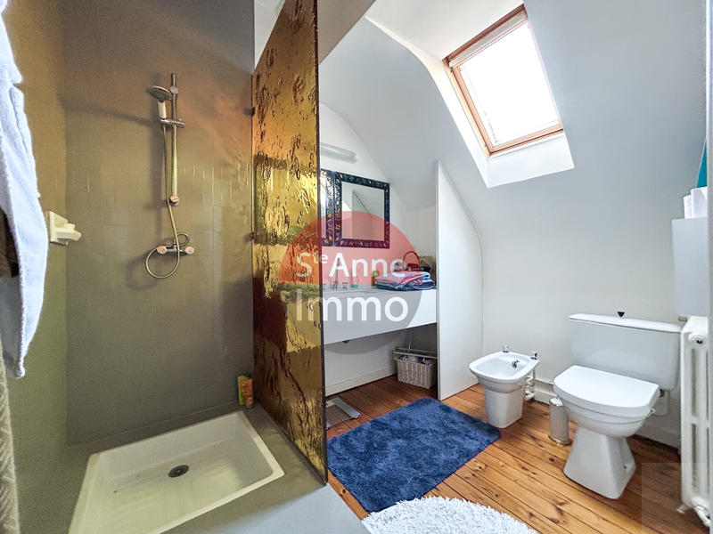 Maison - 280 m² - 9 pièces