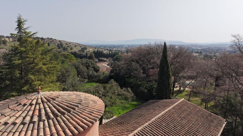 Maison - 210 m² - 6 pièces