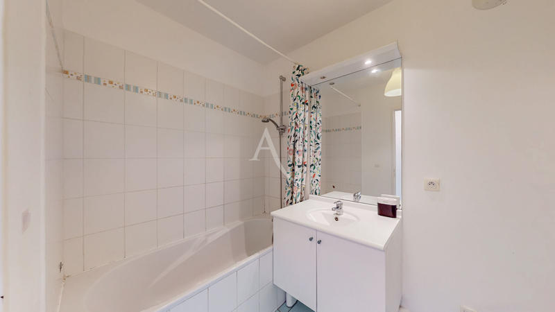 Appartement - 92 m² - 4 pièces