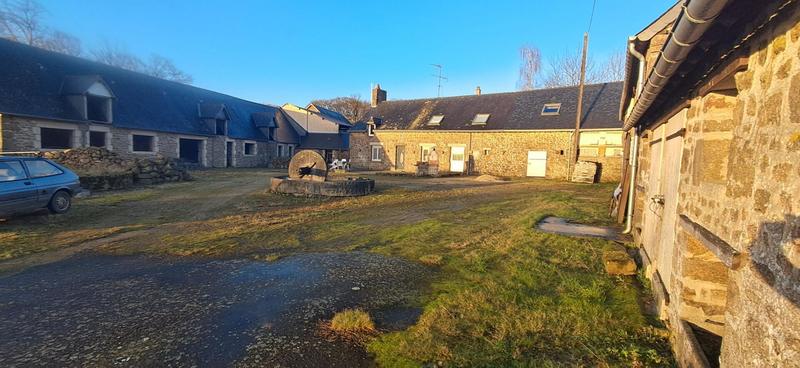 Corps de ferme - 300 m² - 6 pièces