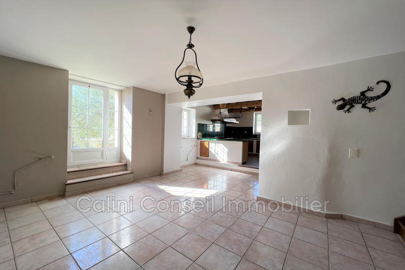 Maison - 201 m² - 6 pièces