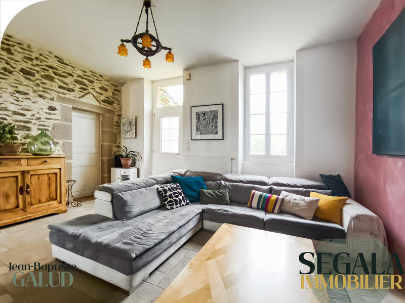 Maison - 230 m² - 6 pièces