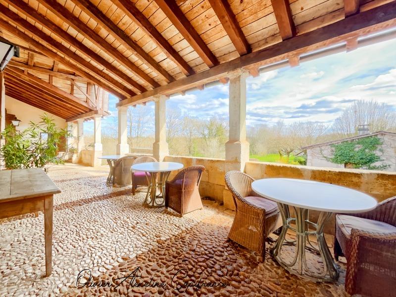 Maison - 500 m² - 16 pièces