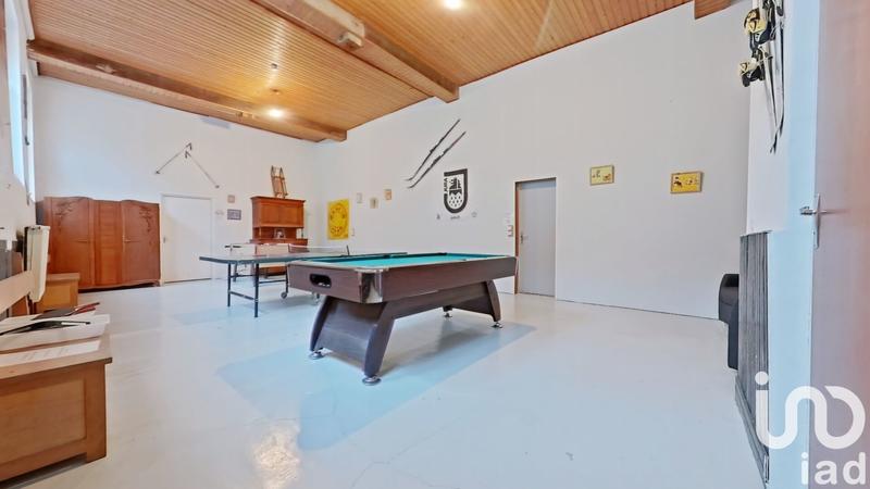 Maison - 891 m² - 15 pièces