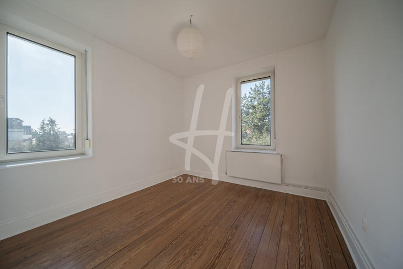 Appartement - 102 m² - 5 pièces