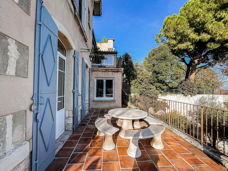 Maison - 264 m² - 5 pièces