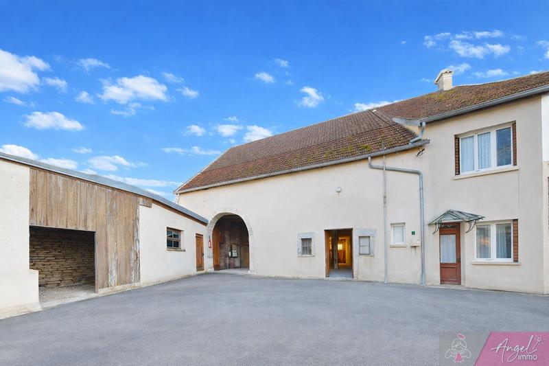 Maison de village - 94 m² - 5 pièces