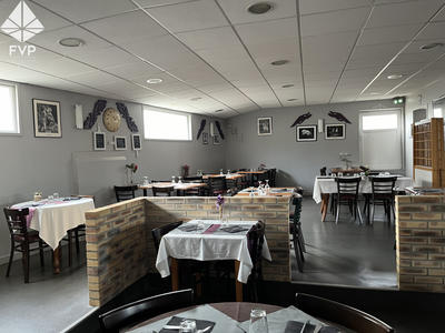 Maison - 480 m² - 11 pièces