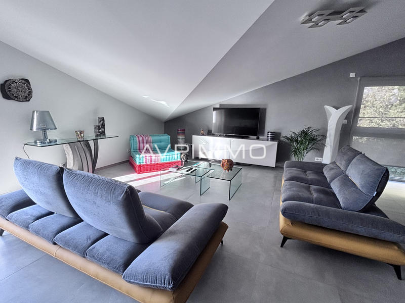 Appartement - 107 m² - 3 pièces