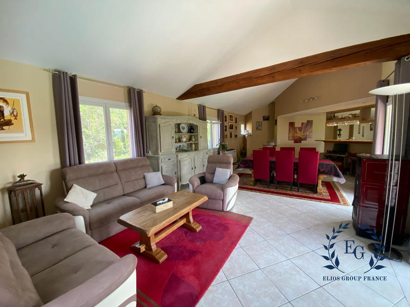 Maison traditionnelle - 198 m² - 6 pièces