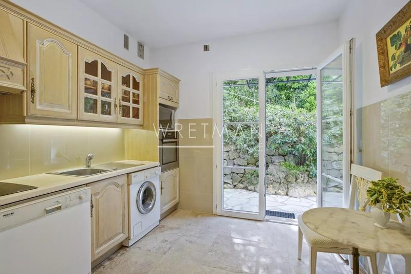 Villa - 233 m² - 6 pièces