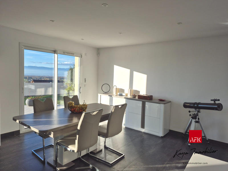 Maison - 121 m² - 5 pièces