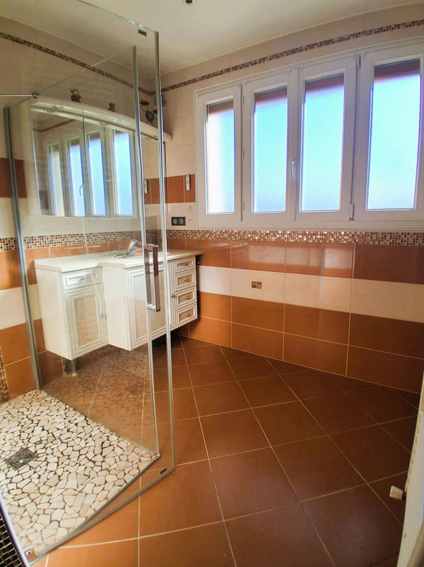 Maison - 93 m² - 4 pièces