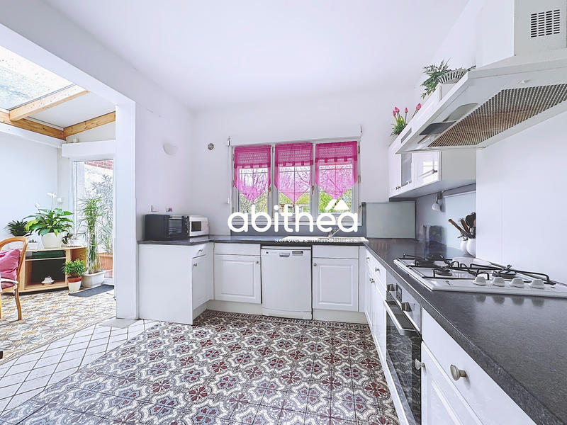 Maison - 186 m² - 6 pièces