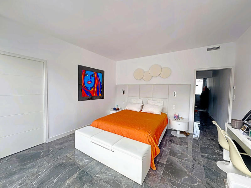 Maison - 260 m² - 5 pièces