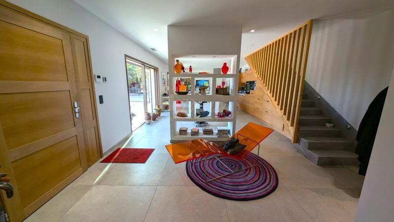 Maison - 260 m² - 7 pièces